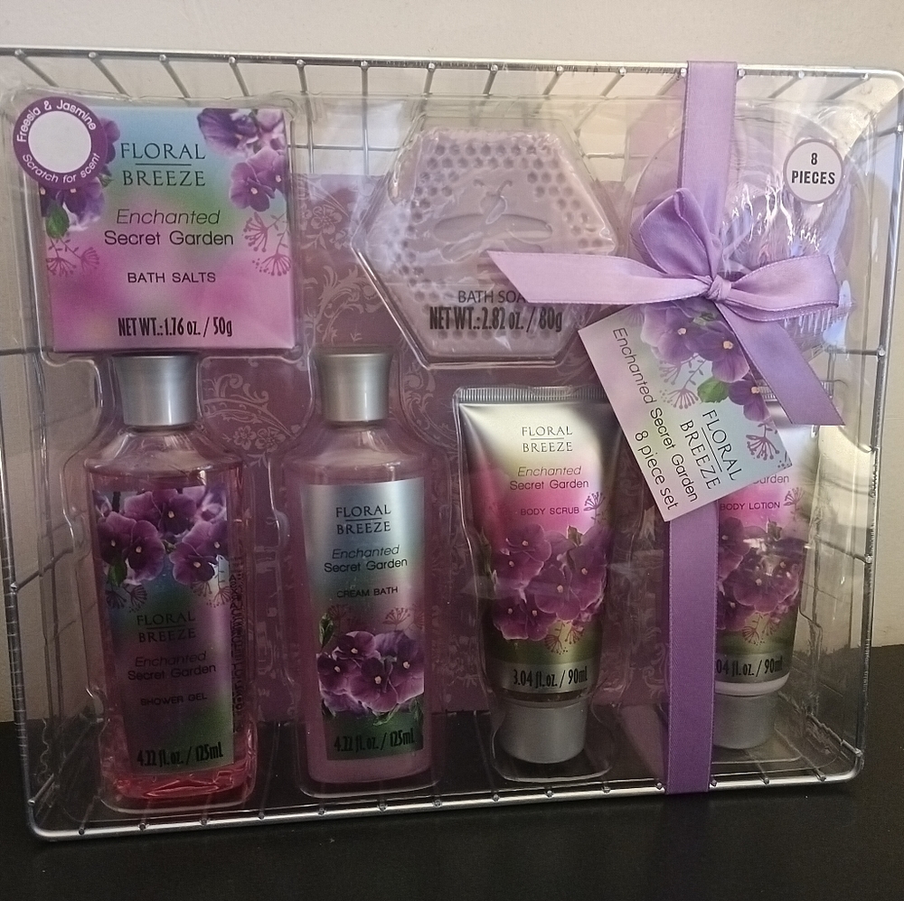 Floral Breeze Enchanted Secret Garden 8 Piece Set